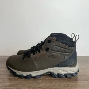 Columbia Newton Ridge Plus II Waterproof Men's Boot Size 9.5 Wide