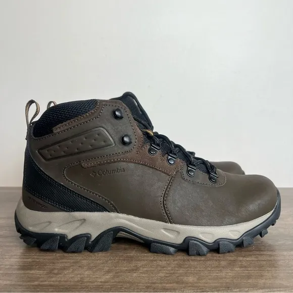 Columbia Newton Ridge Plus II Waterproof Men's Boot Size 9.5 Wide