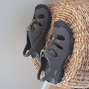 Crocs Unisex All‎ Terrain Outdoor/Hiking/Trail/Swim Rubber Sandals Size M8/W10