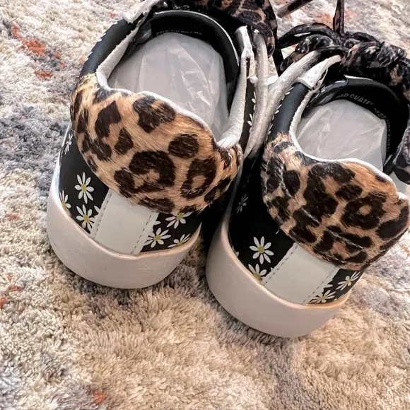 Daisy &amp; Animal Print Star Sneakers