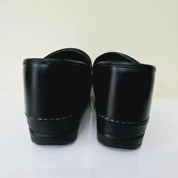 Dansko XP Black Leather Slip On Work Clogs  Nursing Shoes Women's Size 40 10 9.5