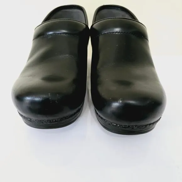 Dansko XP Black Leather Slip On Work Clogs  Nursing Shoes Women's Size 40 10 9.5