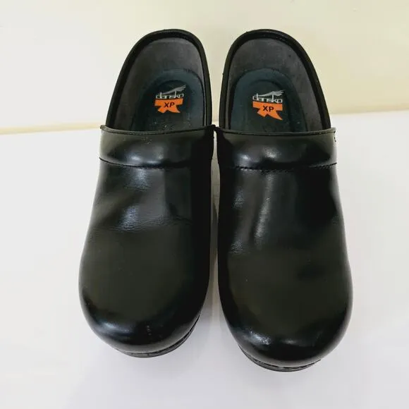 Dansko XP Black Leather Slip On Work Clogs  Nursing Shoes Women's Size 40 10 9.5