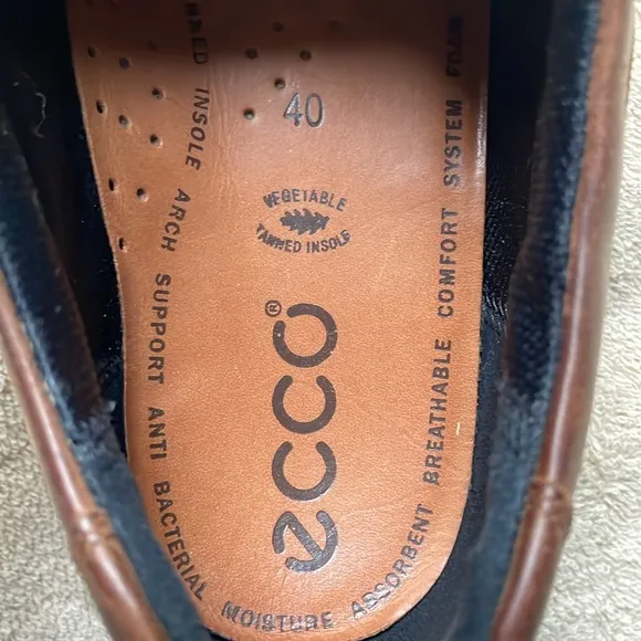 Ecco Mens 40/9 tan leather hiking shoes