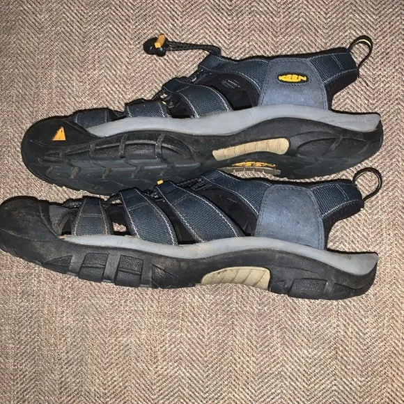 Excellent Preowned Condition Keen Waterproof Sandals Size 11.5 very nice.