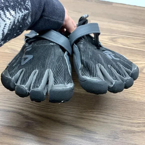 Fila Skele-Toes EZ Slide Mens Barefoot Running Shoes Black Mens Size 13