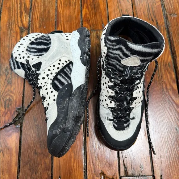 Flower Mountain Women’s Animal Hiking Boots