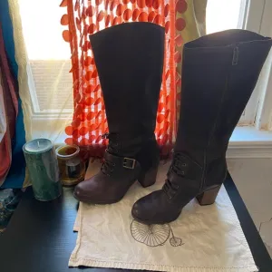 Genuine buttery leather waterproof Timberland lace up knee high boots