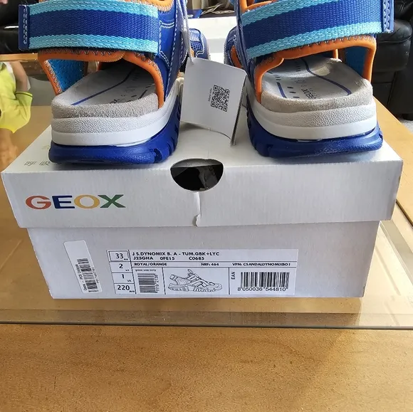 GEOX Dynomix Waterproof Closed Toe Sandals, Size 2 YOUTH - NEW!