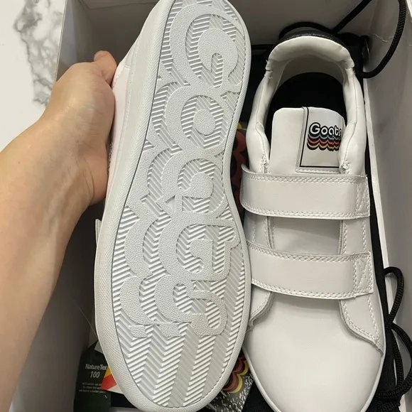 Goats Shoes Men's Size 10 WhiteHook and Loop Closure Sneakers Shoes
