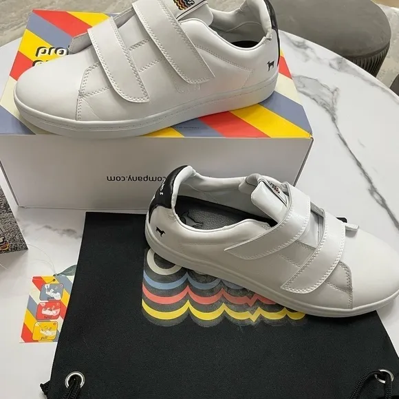 Goats Shoes Men's Size 10 WhiteHook and Loop Closure Sneakers Shoes