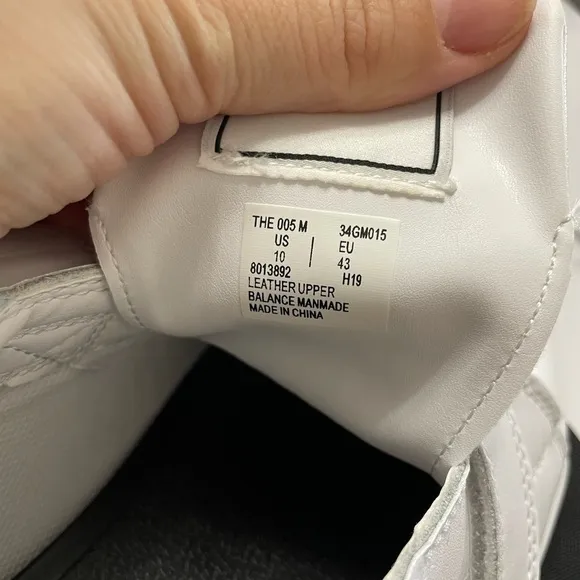 Goats Shoes Men's Size 10 WhiteHook and Loop Closure Sneakers Shoes