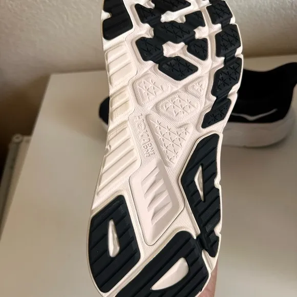 HOKA Arahi 7 Running Shoes