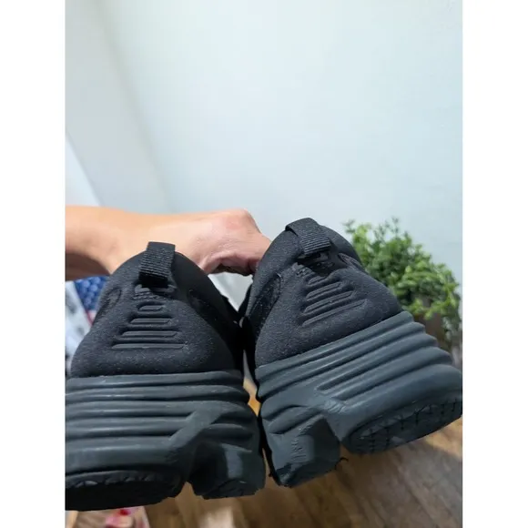 Hoka Bondi 8 Triple Black/Black Running Shoes 1127953 BBLC Mens Size 10D