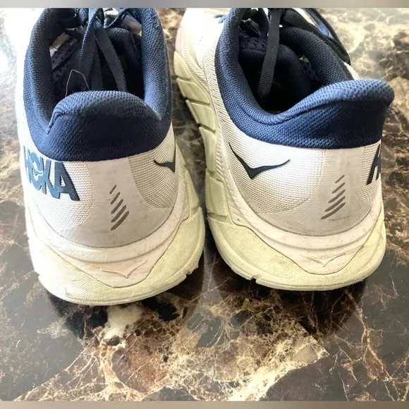 Hoka One One Arahi 5  Shoes Blanc De Blanc/Outer Space/Size9.5B