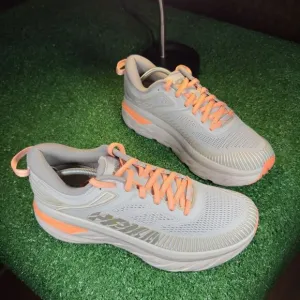 HOKA ONE ONE BONDI 7 - Women’s Running Shoes - SIZE 9
