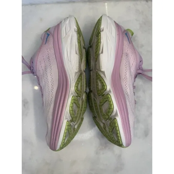 Hoka One One Bondi 8 Pink Running Shoes Sneakers Women’s Size 9.5 B 1127952