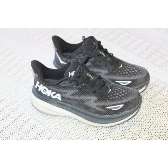 Hoka One One Clifton 9 Black &amp; white Running Shoes Women's Sneakers Size 7.5 US