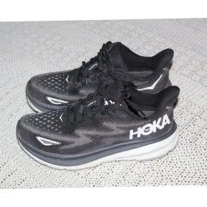 Hoka One One Clifton 9 Black &amp; white Running Shoes Women's Sneakers Size 7.5 US