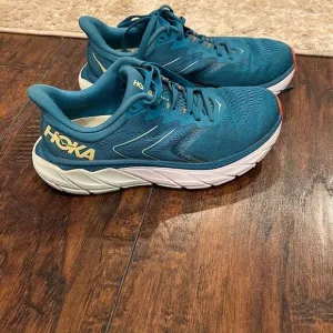 Hoka One One Womens Arahi 5 1115012 MBLGR Blue Running Shoes Sneakers Size 7 B