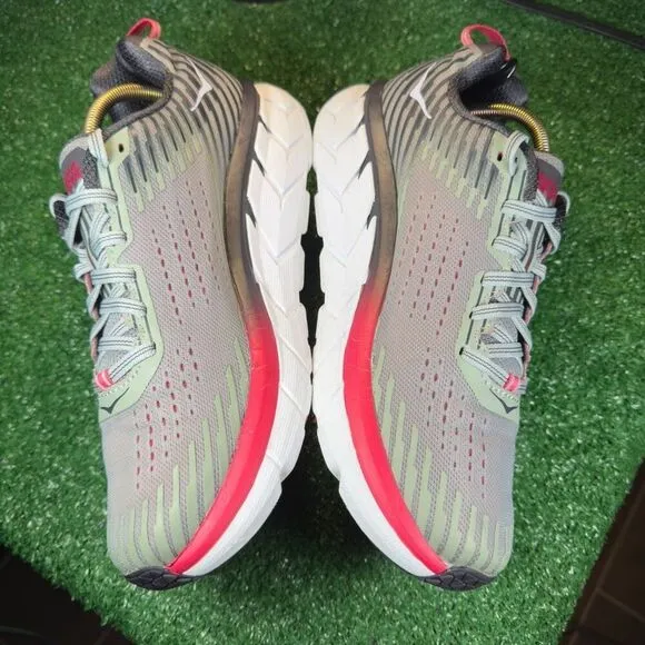 HOKA ONE ONE CLIFTON 5 - Women’s Running Shoes - SIZE 9.5