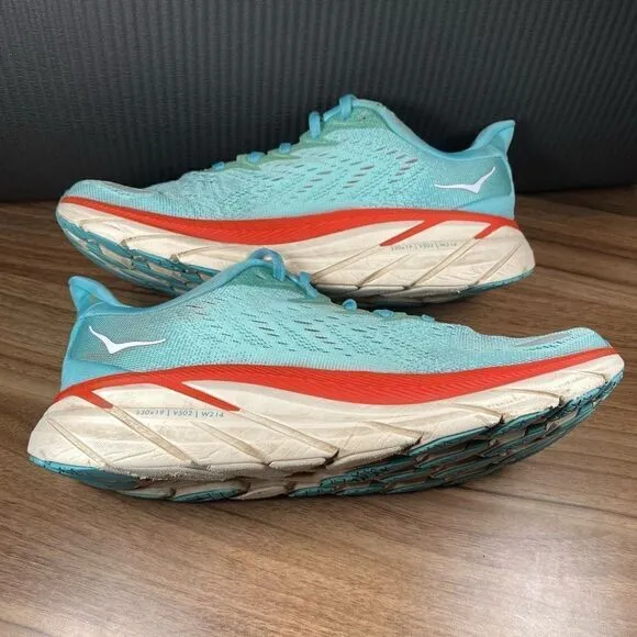 HOKA ONE ONE CLIFTON 8 - Women’s Running Shoes - SIZE 8B