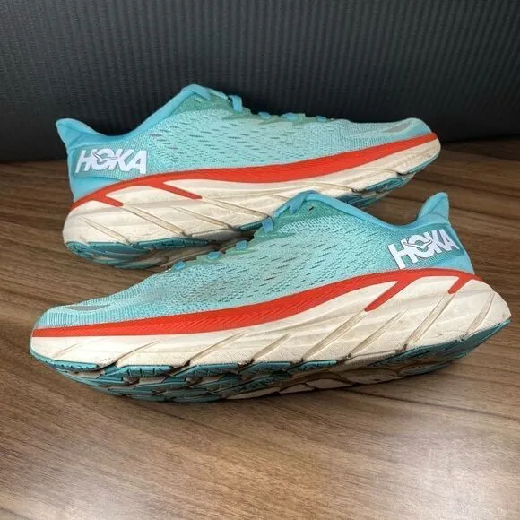 HOKA ONE ONE CLIFTON 8 - Women’s Running Shoes - SIZE 8B