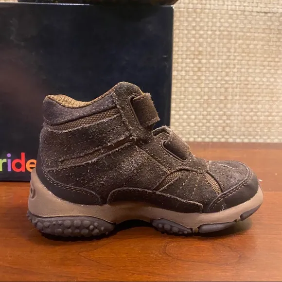 🌟HP🌟Stride Rite Himalayan Hikers 9W