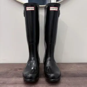 Hunter Original Tall Gloss Rain Boots Womens 7 US Black 100% Waterproof Shiny