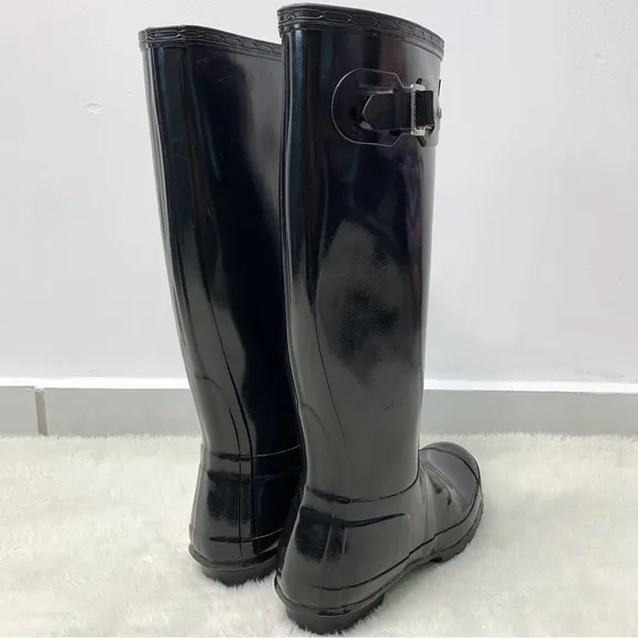 Hunter Women's Black Glossy Original Tall Waterproof Rain Boots Size 6M / 7F