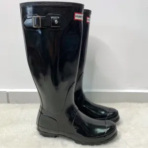 Hunter Women's Black Glossy Original Tall Waterproof Rain Boots Size 6M / 7F