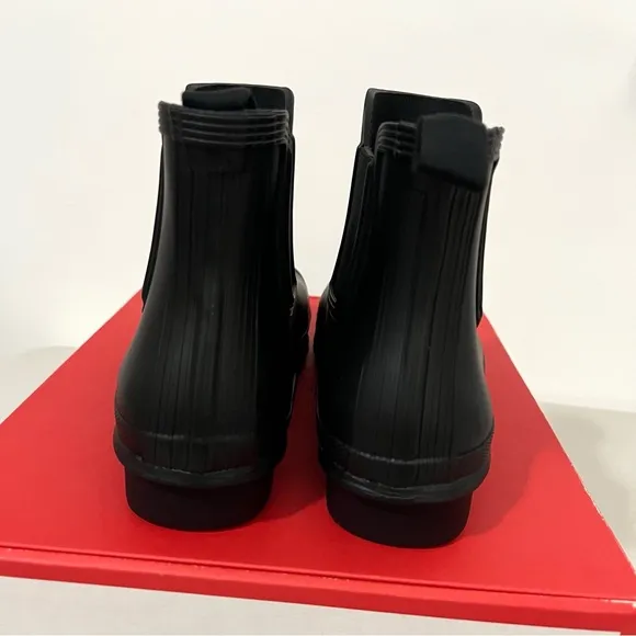 Hunter Women's Black Original Chelsea Waterproof Rain Boots Size 8