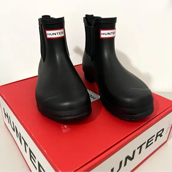 Hunter Women's Black Original Chelsea Waterproof Rain Boots Size 8