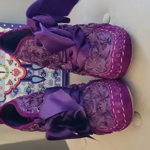 Irregular Choice Abigails Party size 8, purple roses