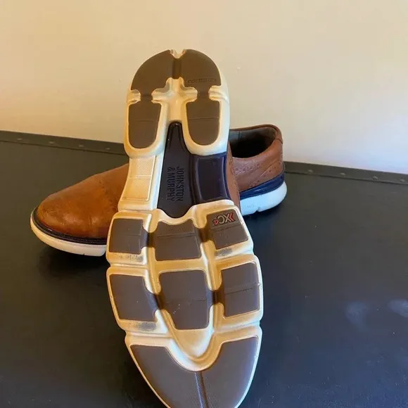 Johnston Murphy Tan Cap Toe Sneakers Waterproof White Sole Men’s Size 10-1/2 M.