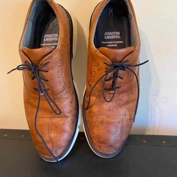 Johnston Murphy Tan Cap Toe Sneakers Waterproof White Sole Men’s Size 10-1/2 M.