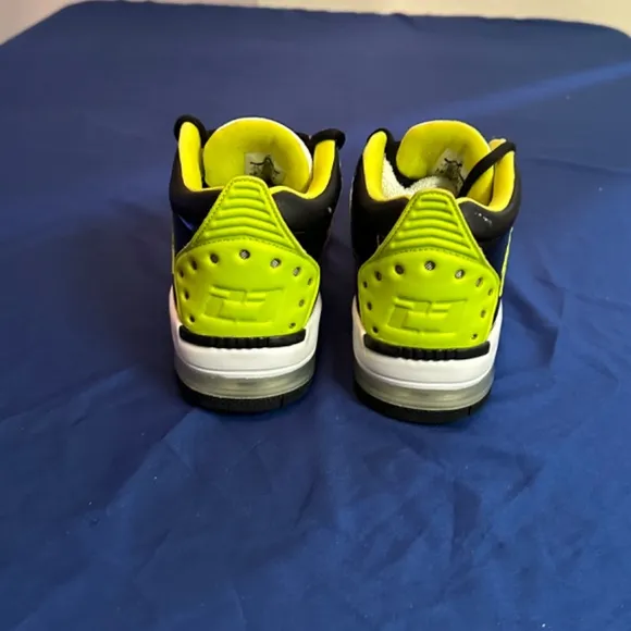 Jordan’s “Big Fund” Shoes -Size 6