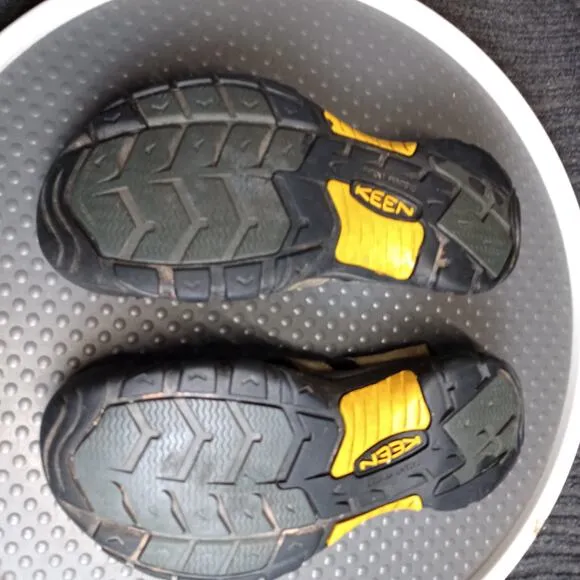 Keen Men Newport Waterproof Outdoor Hiking Sandals