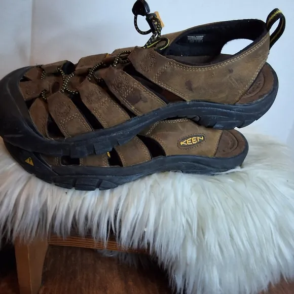 KEEN Men's Brown Newport Leather Waterproof Sandals 10.5