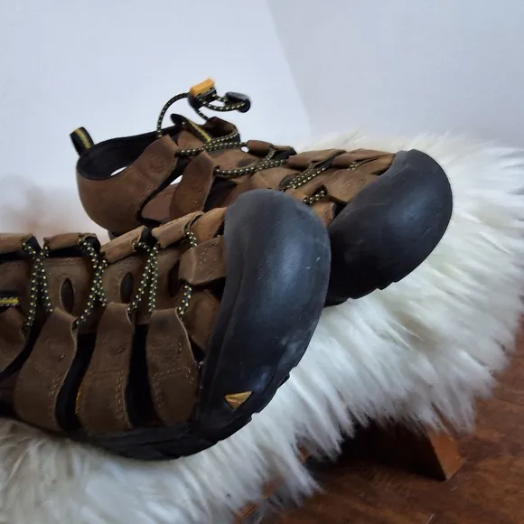 KEEN Men's Brown Newport Leather Waterproof Sandals 10.5