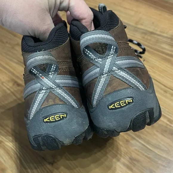 KEEN Mens Targhee II Dark Earth Neutral Gray Mid Waterproof Hiking Boots Size 8
