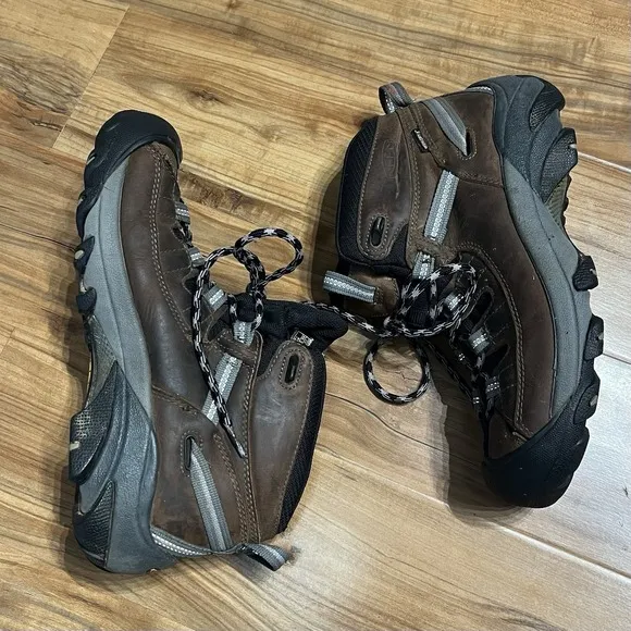 KEEN Mens Targhee II Dark Earth Neutral Gray Mid Waterproof Hiking Boots Size 8