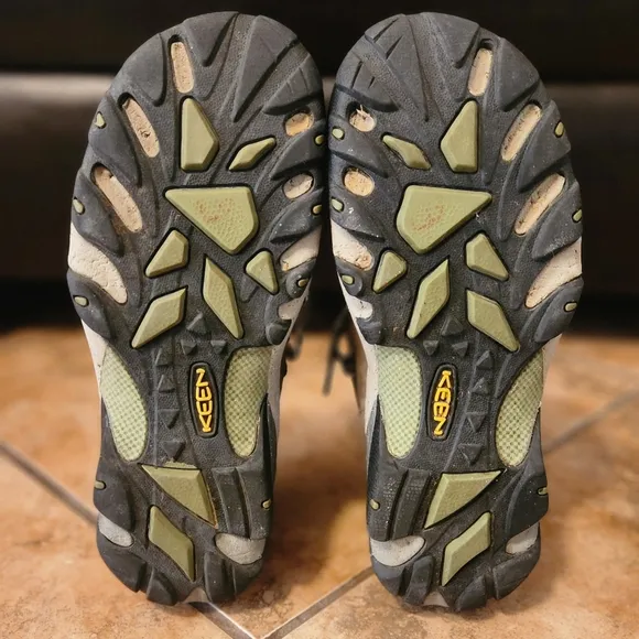 Keen Mid Waterproof Women's Hiking Boots
