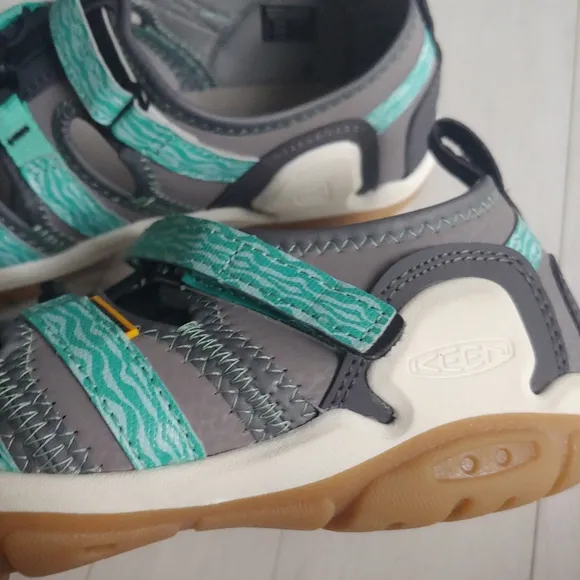 KEEN NEW kids Knotch Creek Sandals
