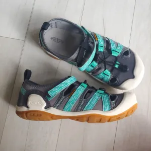 KEEN NEW kids Knotch Creek Sandals