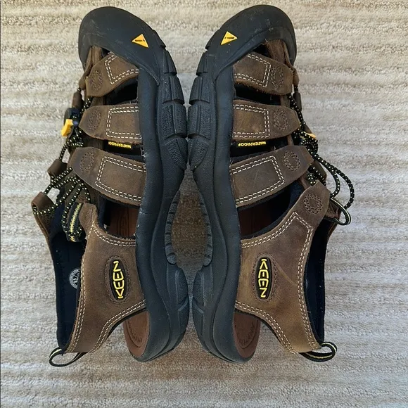 KEEN NEWPORT #1001870 MEN'S WATERPROOF SANDAL Brown Outdoor Sandals Size 8.5