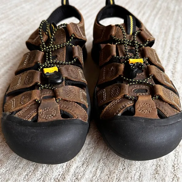 KEEN NEWPORT #1001870 MEN'S WATERPROOF SANDAL Brown Outdoor Sandals Size 8.5