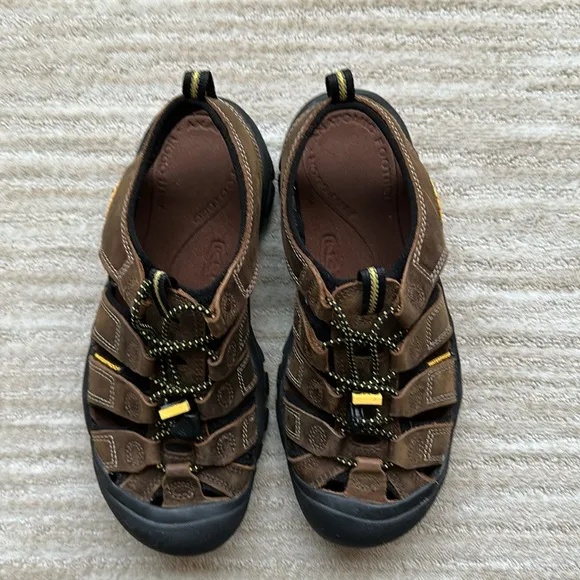 KEEN NEWPORT #1001870 MEN'S WATERPROOF SANDAL Brown Outdoor Sandals Size 8.5