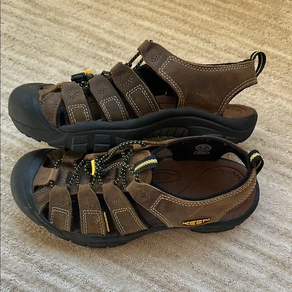 KEEN NEWPORT #1001870 MEN'S WATERPROOF SANDAL Brown Outdoor Sandals Size 8.5