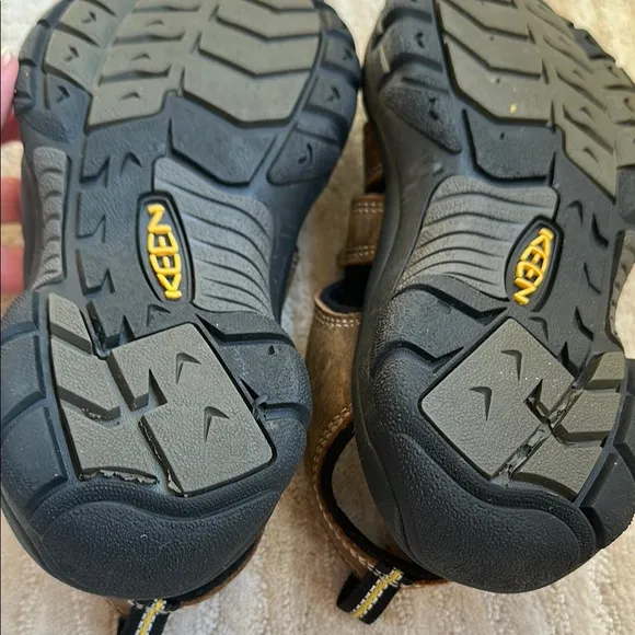 KEEN NEWPORT #1001870 MEN'S WATERPROOF SANDAL Brown Outdoor Sandals Size 8.5